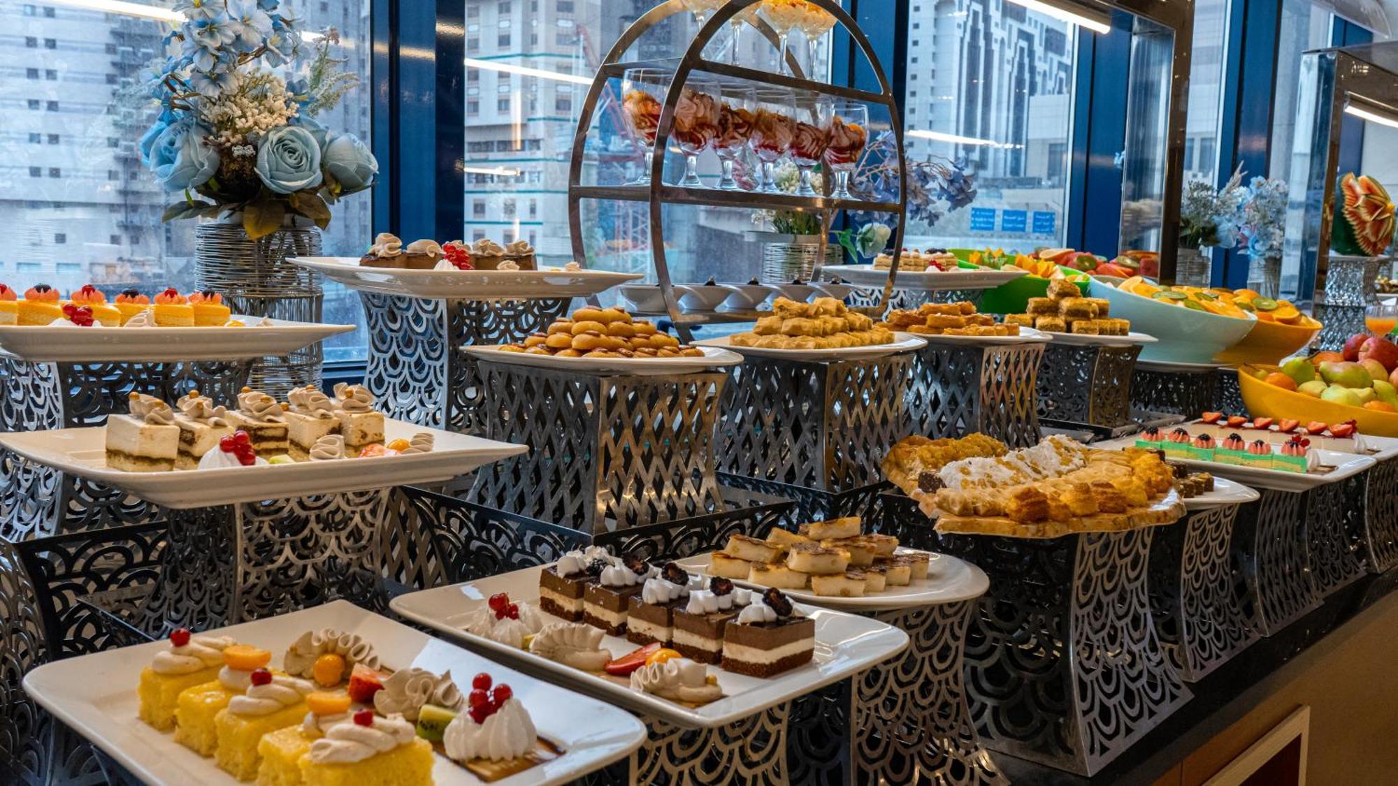 Al Safwah Hotel First Tower 1 メッカ エクステリア 写真 A dessert buffet