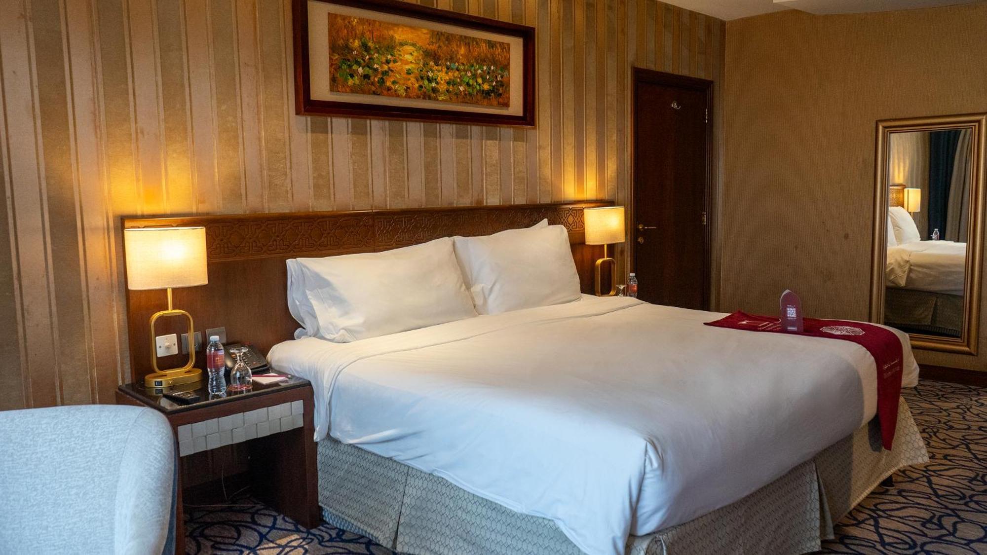 Al Safwah Hotel First Tower 1 メッカ エクステリア 写真 A bedroom at the hotel